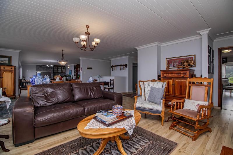 9 Bedroom Property for Sale in Outeniqua Strand Western Cape